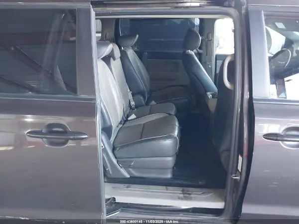 KNDMB5C17H6243259 2017 KIA SEDONA - Image 8