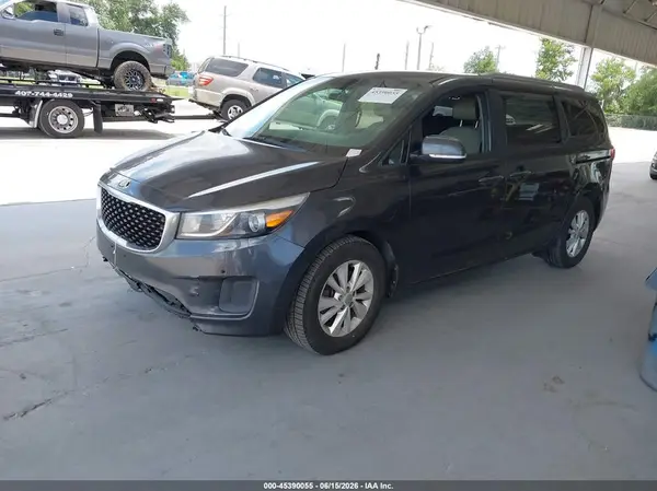 KNDMB5C17H6245061 2017 KIA SEDONA - Image 2