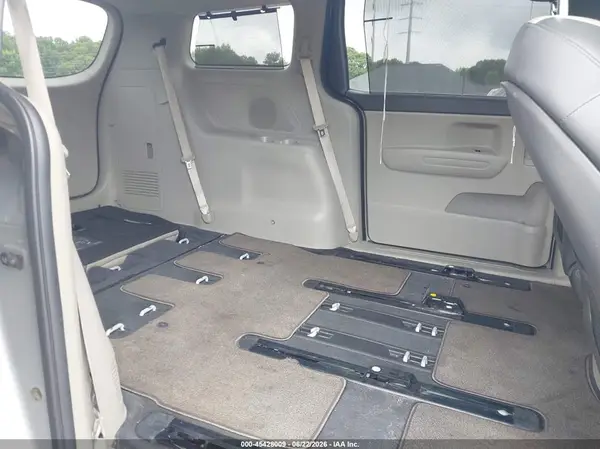 KNDMB5C17H6246081 2017 KIA SEDONA - Image 8