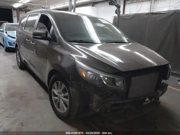 KNDMB5C17H6248168 2017 KIA SEDONA - Image 1