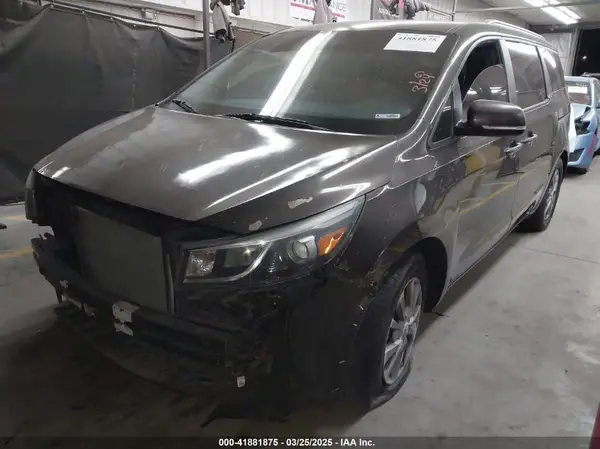KNDMB5C17H6248168 2017 KIA SEDONA - Image 2