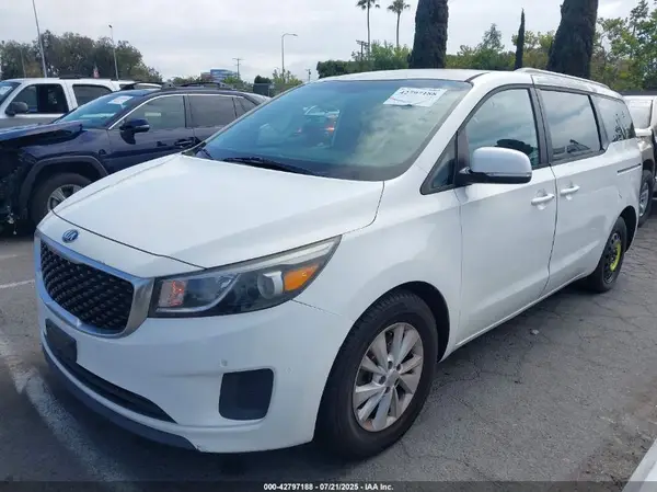 KNDMB5C17H6248817 2017 KIA SEDONA - Image 2