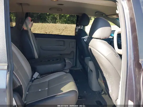 KNDMB5C17H6266329 2017 KIA SEDONA - Image 8