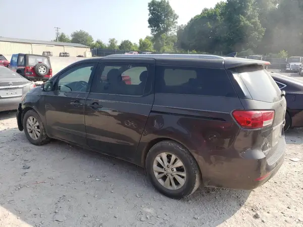 KNDMB5C17H6270302 2017 KIA SEDONA - Image 2