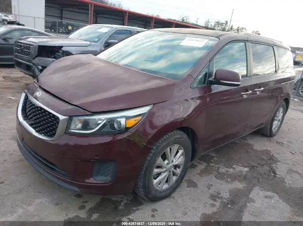 KNDMB5C17H6284412 2017 KIA SEDONA - Image 2