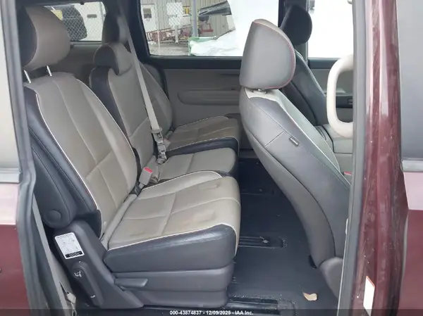 KNDMB5C17H6284412 2017 KIA SEDONA - Image 8