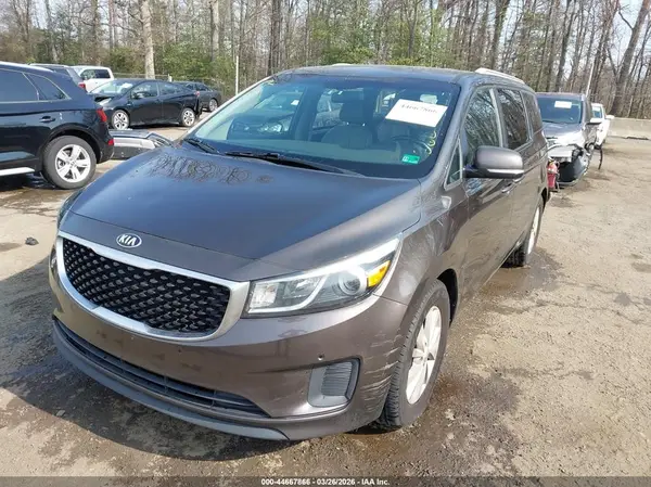 KNDMB5C17H6293580 2017 KIA SEDONA - Image 2