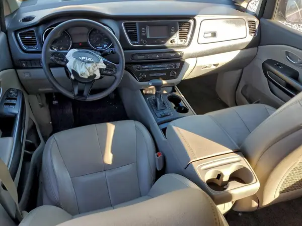 KNDMB5C17H6305517 2017 KIA SEDONA - Image 8