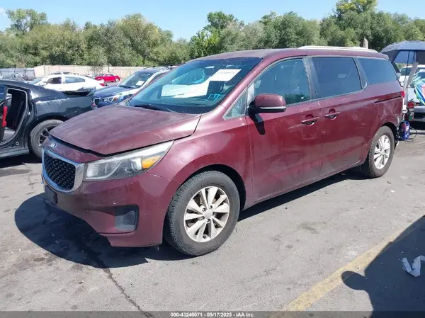 KNDMB5C17H6311348 2017 KIA SEDONA - Image 2
