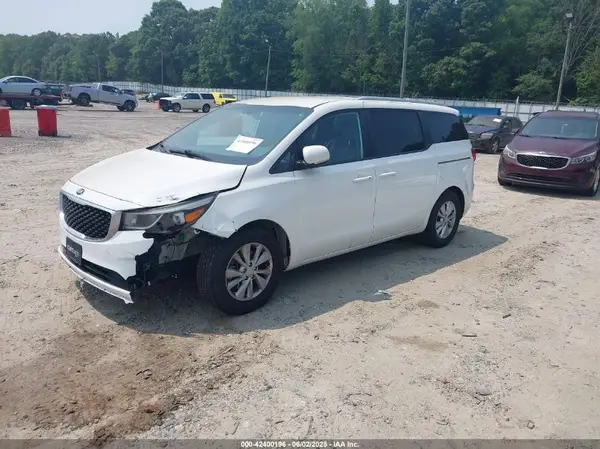 KNDMB5C17H6313424 2017 KIA SEDONA - Image 2