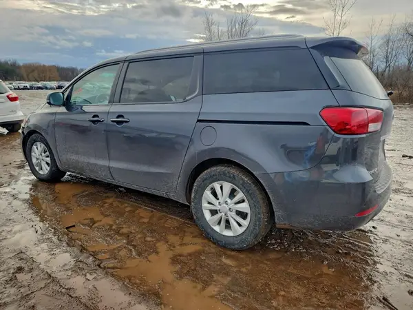 KNDMB5C17H6314878 2017 KIA SEDONA - Image 2