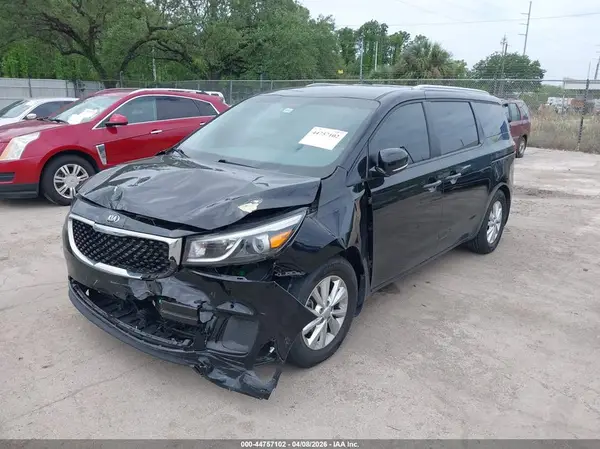KNDMB5C17H6319952 2017 KIA SEDONA - Image 2