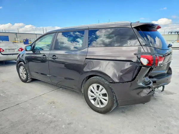 KNDMB5C17H6321250 2017 KIA SEDONA - Image 2