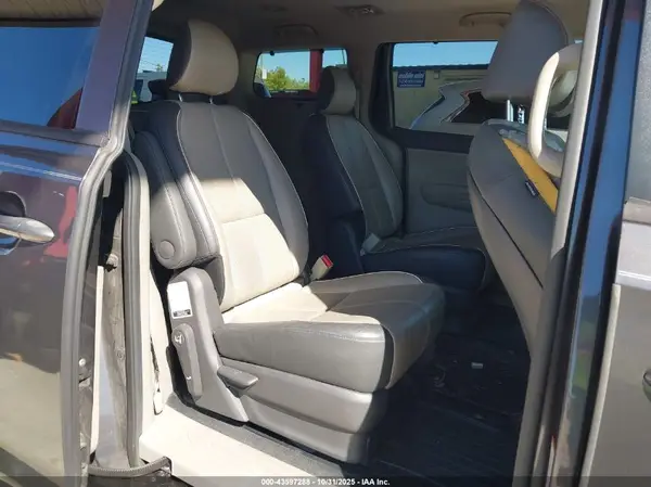 KNDMB5C17H6324455 2017 KIA SEDONA - Image 8