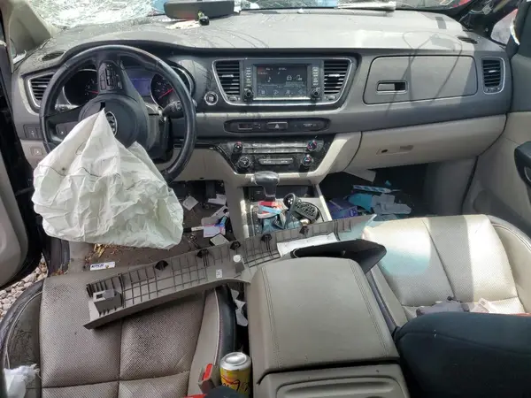 KNDMB5C17H6333690 2017 KIA SEDONA - Image 8