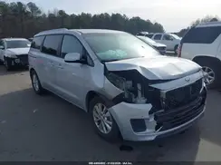 KNDMB5C17J6348048 2018 KIA SEDONA