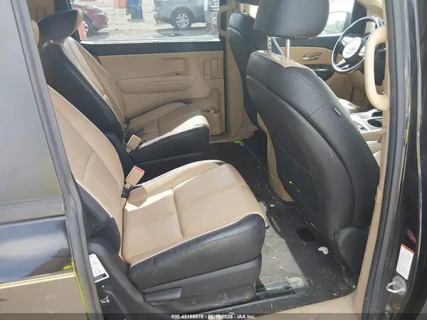 KNDMB5C17J6348549 2018 KIA SEDONA - Image 8