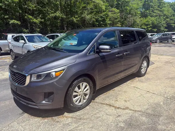 KNDMB5C17J6356389 2018 KIA SEDONA - Image 2