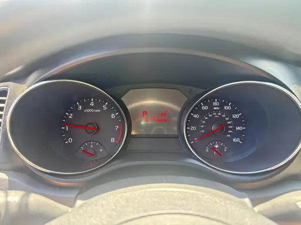 KNDMB5C17J6356389 2018 KIA SEDONA - Image 8