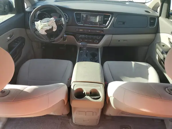 KNDMB5C17J6373578 2018 KIA SEDONA - Image 8