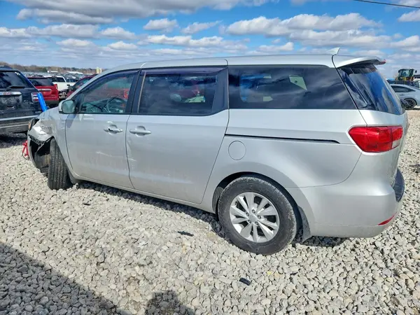 KNDMB5C17J6374584 2018 KIA SEDONA - Image 2