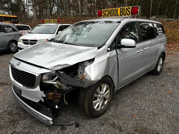 KNDMB5C17J6384564 2018 KIA SEDONA - Image 2