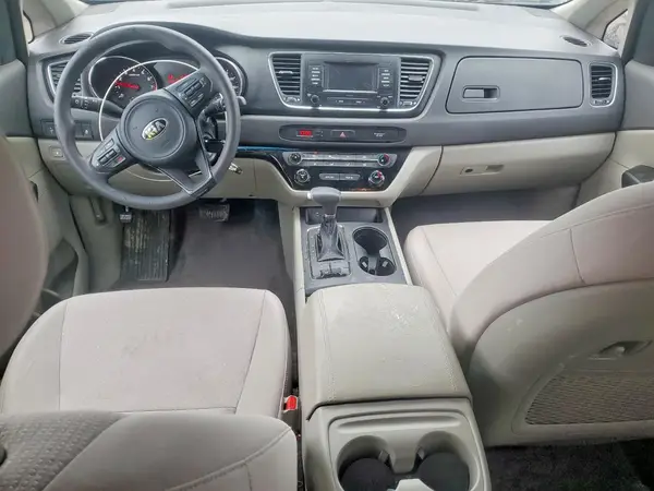 KNDMB5C17J6390557 2018 KIA SEDONA - Image 8