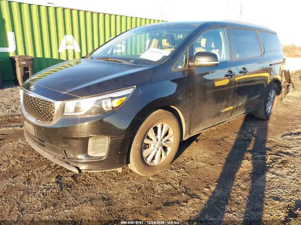 KNDMB5C17J6390820 2018 KIA SEDONA - Image 2