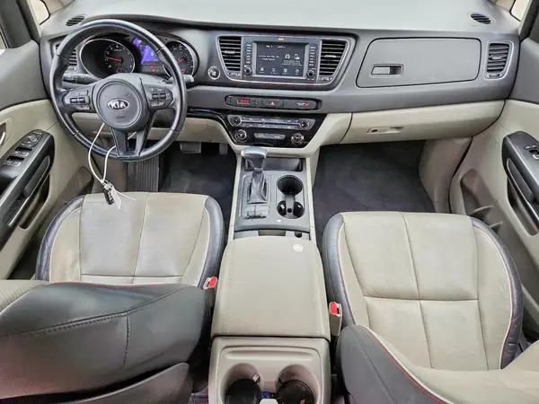 KNDMB5C17J6392048 2018 KIA SEDONA - Image 8