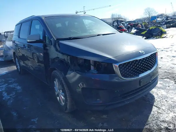 KNDMB5C17J6393278 2018 KIA SEDONA - Image 1