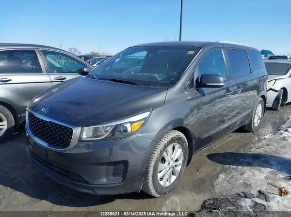 KNDMB5C17J6393278 2018 KIA SEDONA - Image 2
