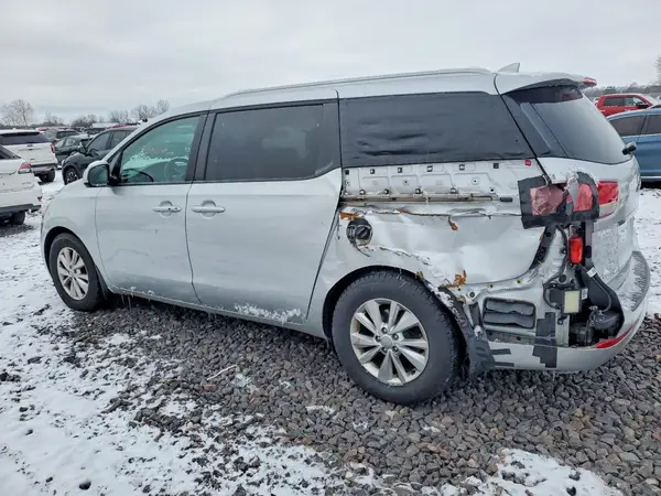 KNDMB5C17J6395189 2018 KIA SEDONA - Image 2