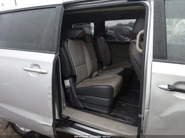 KNDMB5C17J6396097 2018 KIA SEDONA - Image 8