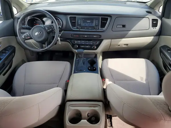 KNDMB5C17J6396665 2018 KIA SEDONA - Image 8