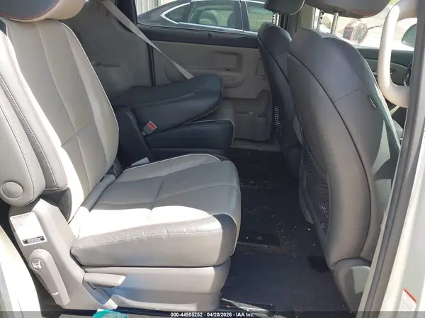KNDMB5C17J6407454 2018 KIA SEDONA - Image 8