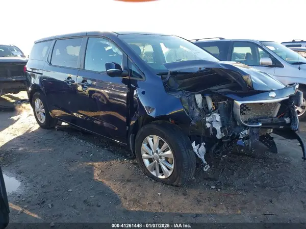 KNDMB5C17J6408121 2018 KIA SEDONA - Image 1