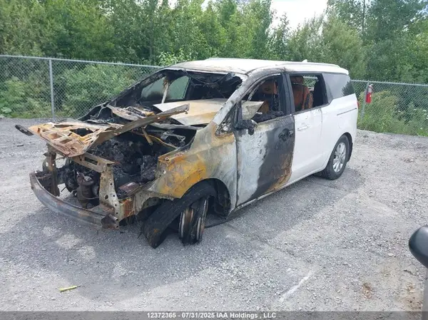 KNDMB5C17J6416977 2018 KIA SEDONA - Image 2