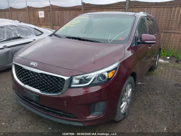 KNDMB5C17J6434685 2018 KIA SEDONA - Image 2