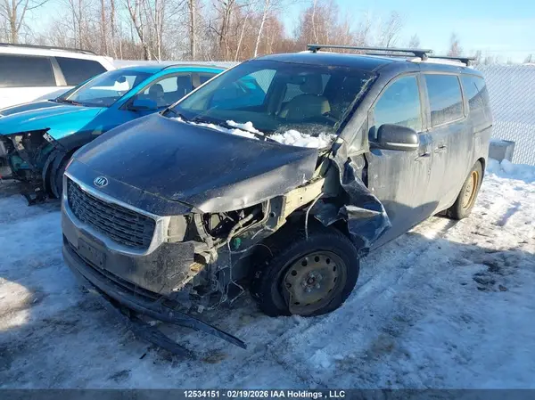 KNDMB5C17K6477747 2019 KIA SEDONA - Image 2