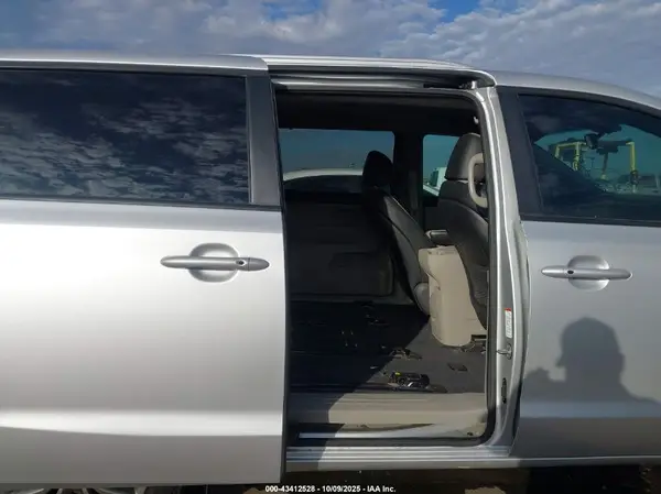 KNDMB5C17K6515929 2019 KIA SEDONA - Image 8