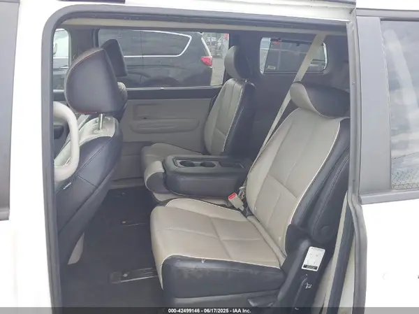 KNDMB5C17K6530172 2019 KIA SEDONA - Image 8