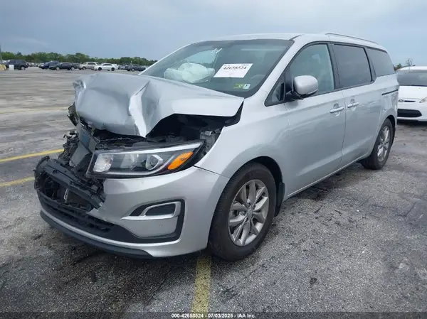 KNDMB5C17K6534206 2019 KIA SEDONA - Image 2