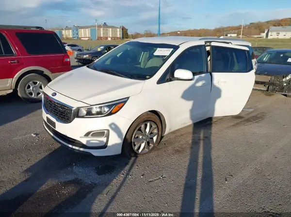 KNDMB5C17K6540331 2019 KIA SEDONA - Image 2
