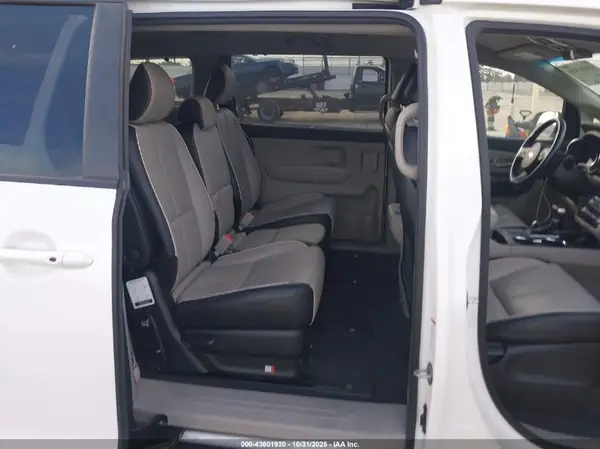 KNDMB5C17K6553094 2019 KIA SEDONA - Image 8