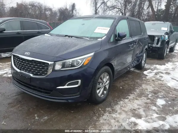 KNDMB5C17K6570137 2019 KIA SEDONA - Image 2