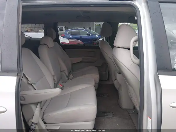 KNDMB5C18G6090857 2016 KIA SEDONA - Image 8