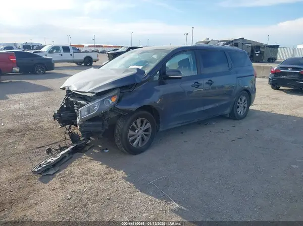 KNDMB5C18G6099185 2016 KIA SEDONA - Image 2