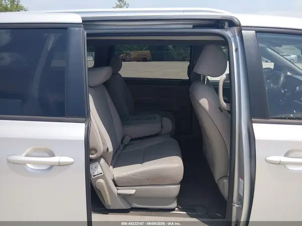 KNDMB5C18G6103297 2016 KIA SEDONA - Image 8