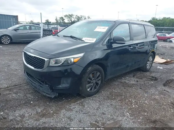 KNDMB5C18G6106989 2016 KIA SEDONA - Image 2