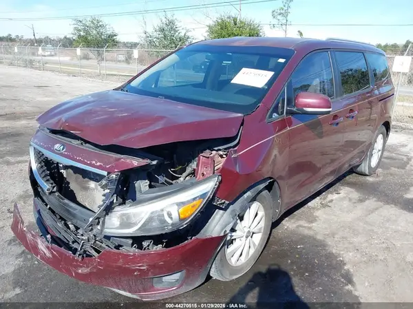 KNDMB5C18G6107110 2016 KIA SEDONA - Image 2